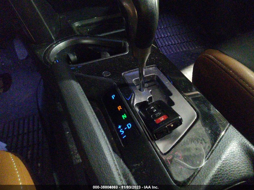 2018 TOYOTA RAV4 SE - JTMJFREV5JJ256187