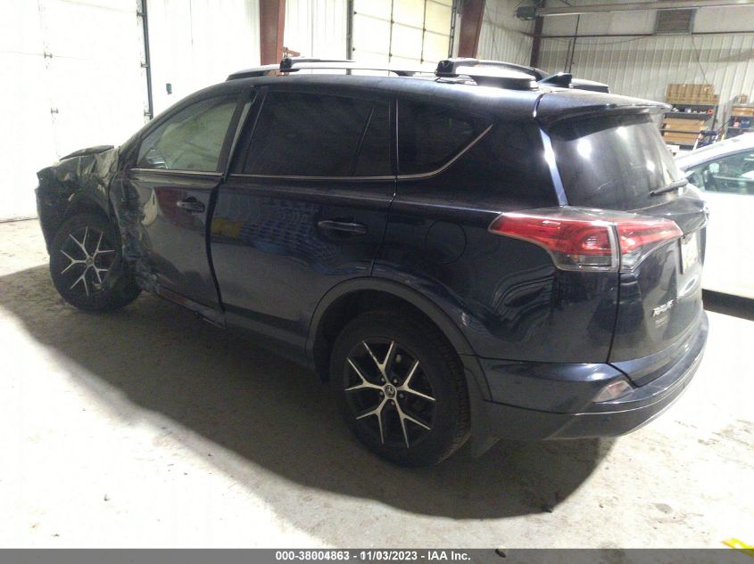 2018 TOYOTA RAV4 SE - JTMJFREV5JJ256187