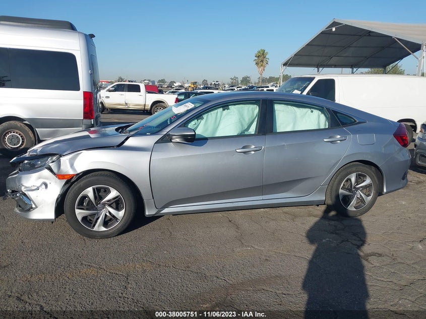 VIN 19XFC2F69KE210776 2019 HONDA CIVIC LX