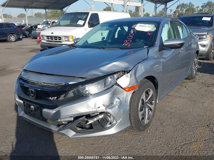 VIN 19XFC2F69KE210776 2019 HONDA CIVIC LX