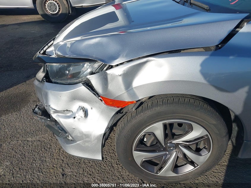 VIN 19XFC2F69KE210776 2019 HONDA CIVIC LX