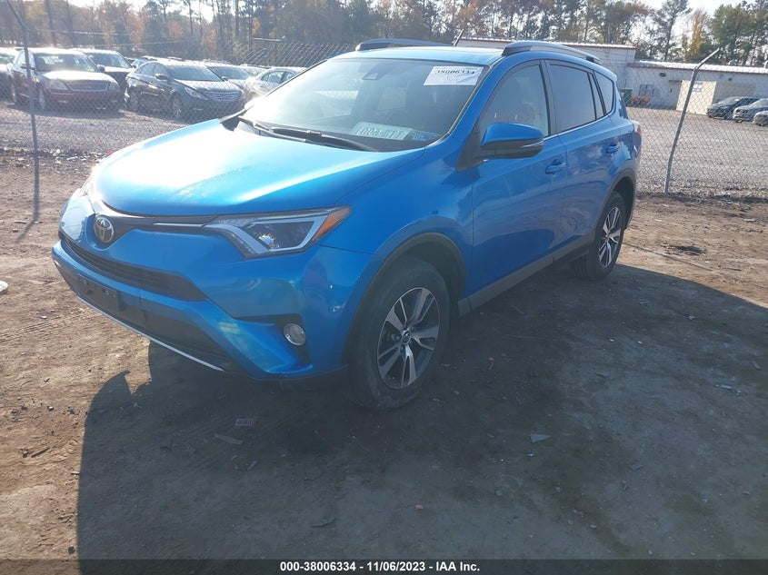 VIN JTMRFREV9JD254122 2018 TOYOTA RAV4 XLE
