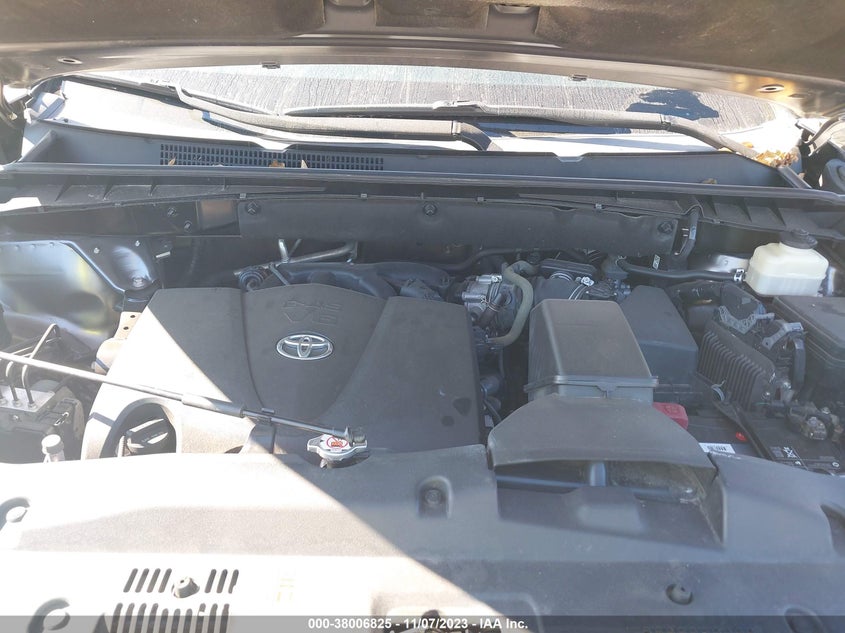 VIN 5TDJZRFH0JS540460 2018 TOYOTA HIGHLANDER SE/XLE