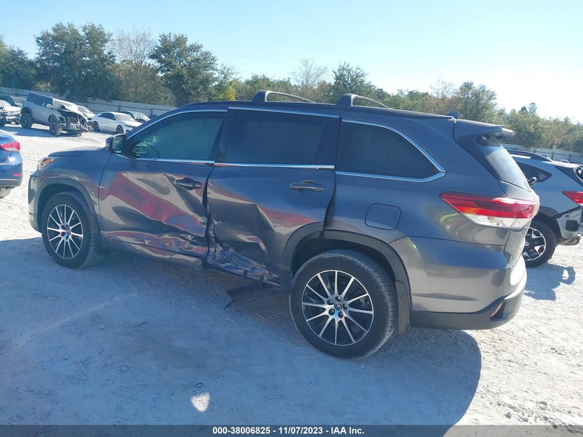VIN 5TDJZRFH0JS540460 2018 TOYOTA HIGHLANDER SE/XLE