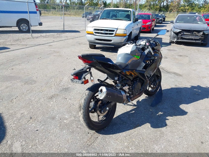 VIN JKAEXKG17KDA32318 2019 KAWASAKI EX400