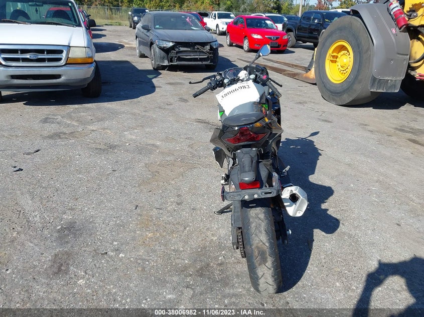 VIN JKAEXKG17KDA32318 2019 KAWASAKI EX400