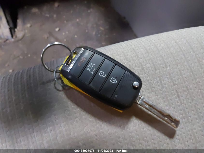2016 KIA SEDONA L - KNDMA5C13G6156797