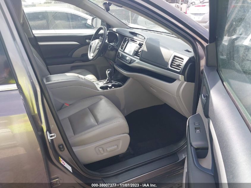2017 TOYOTA HIGHLANDER SE/XLE - 5TDKZRFH1HS194451