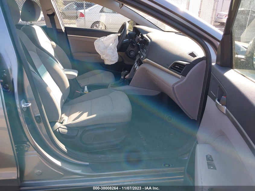 VIN 5NPD74LF5KH432268 2019 HYUNDAI ELANTRA SE