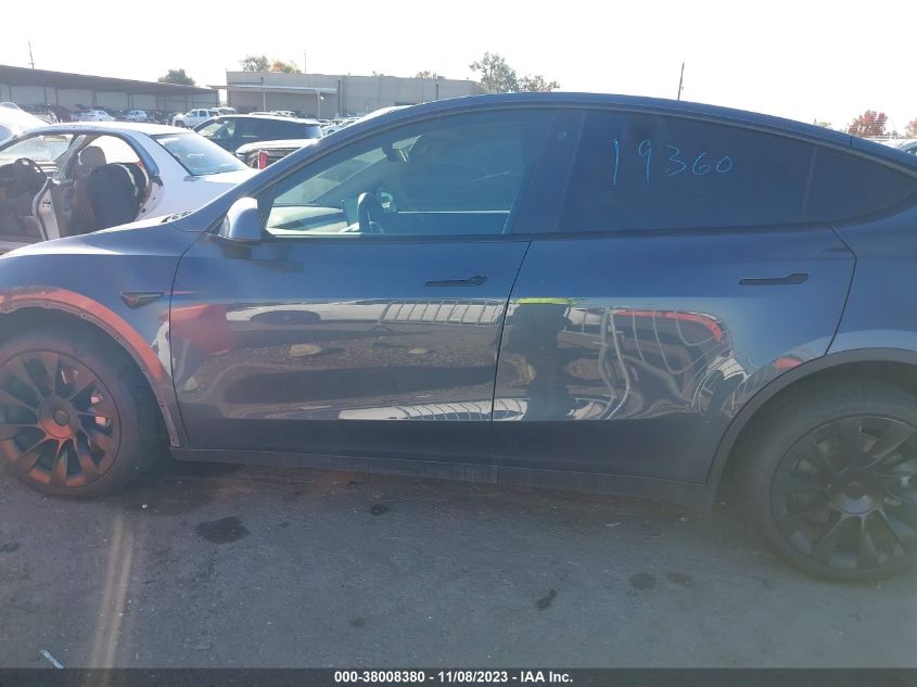 VIN 5YJYGDEE8MF100171 2021 TESLA MODEL Y