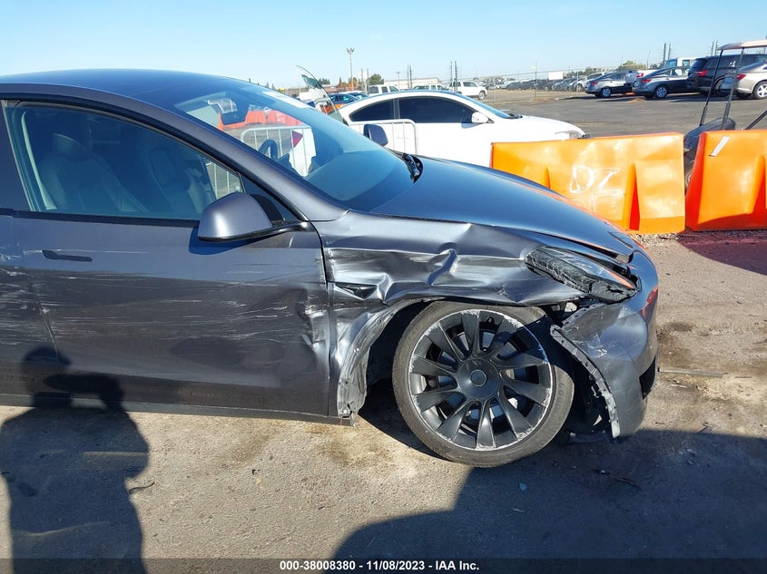 VIN 5YJYGDEE8MF100171 2021 TESLA MODEL Y