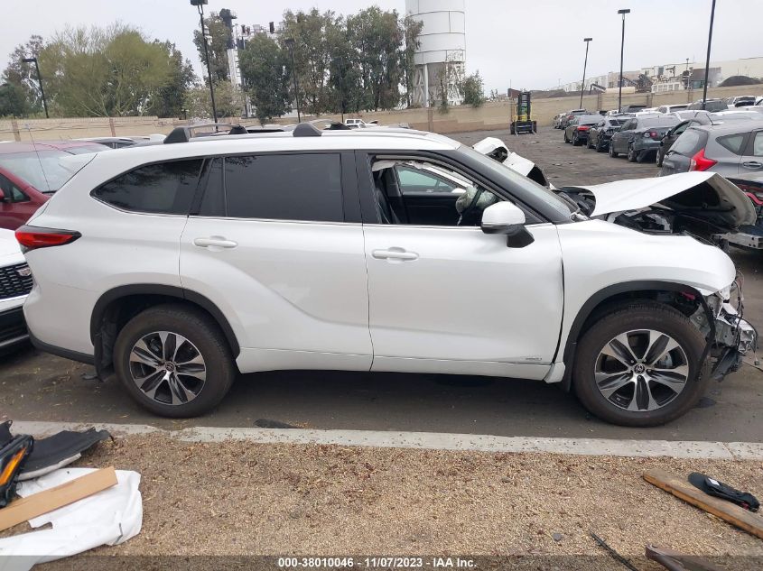 2022 TOYOTA HIGHLANDER HYBRID XLE - 5TDHBRCH6NS553422