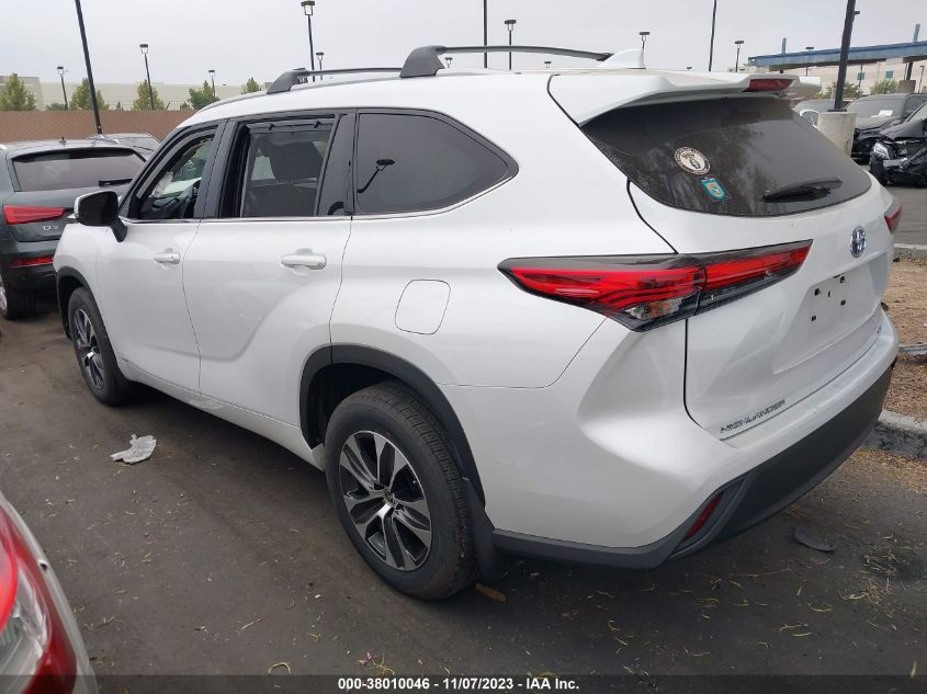 2022 TOYOTA HIGHLANDER HYBRID XLE - 5TDHBRCH6NS553422