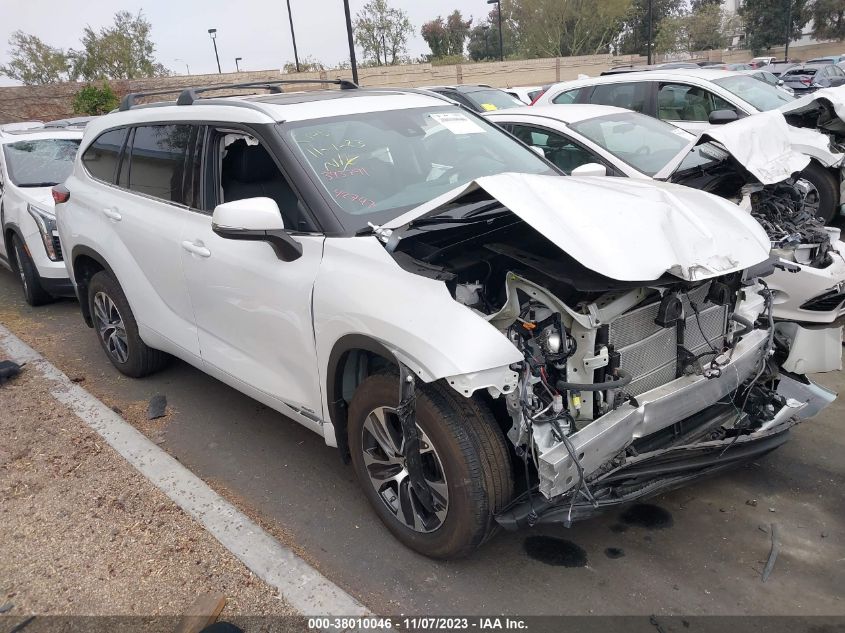 2022 TOYOTA HIGHLANDER HYBRID XLE - 5TDHBRCH6NS553422