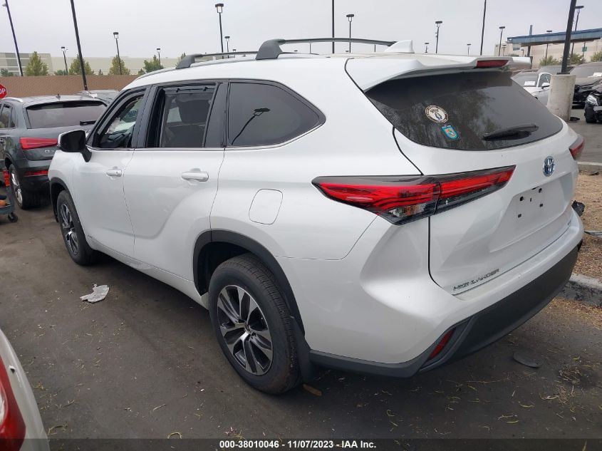 2022 TOYOTA HIGHLANDER HYBRID XLE - 5TDHBRCH6NS553422