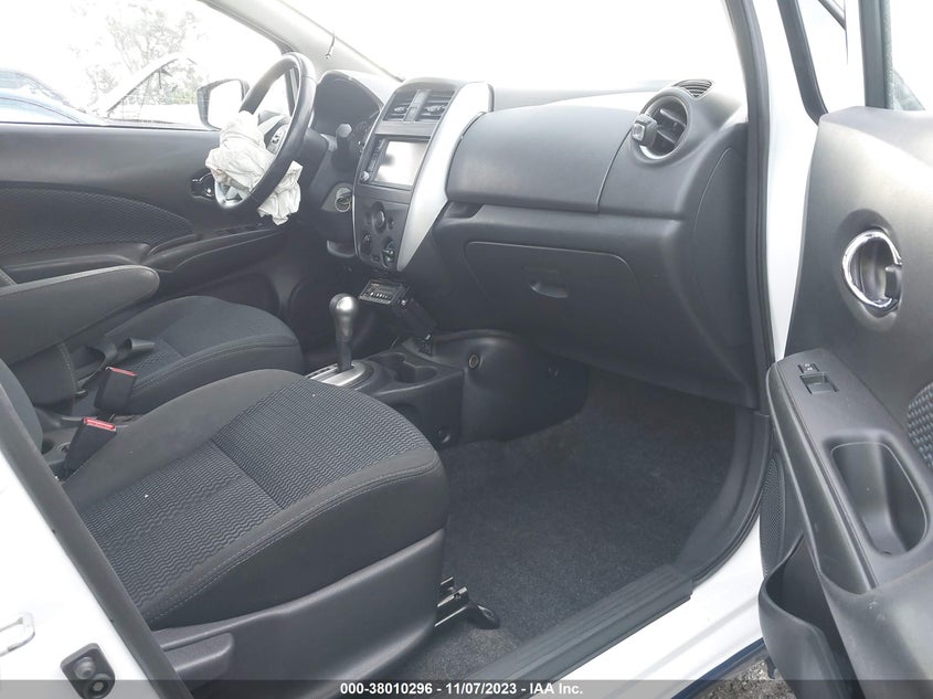 VIN 3N1CE2CP2KL363847 2019 NISSAN VERSA NOTE S/SR/SV