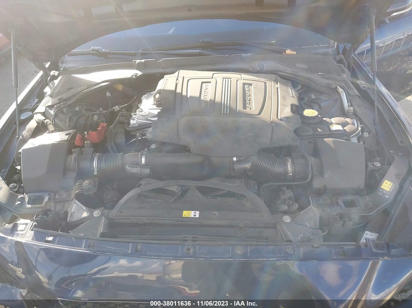 VIN SAJAD4BV9HA975824 2017 JAGUAR XE 35T PREMIUM