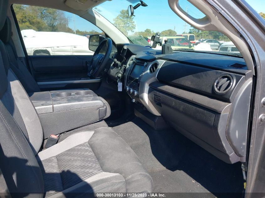 2017 TOYOTA TUNDRA CREWMAX SR5 - 5TFEM5F15HX112609
