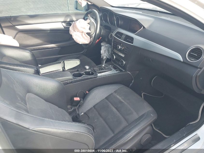 2015 MERCEDES-BENZ C 250 - WDDGJ4HB2FG351085