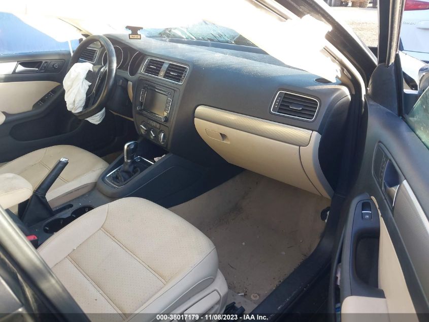2015 VOLKSWAGEN JETTA SE - 3VWD07AJ9FM326058
