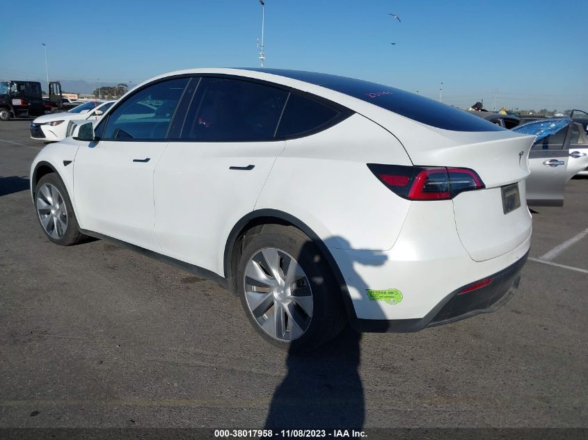 VIN 7SAYGDEE7NF560698 2022 TESLA MODEL Y