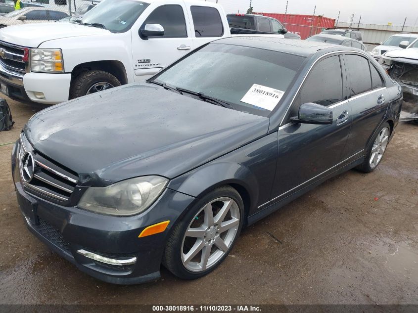 2014 MERCEDES-BENZ C 250 SPORT/LUXURY WDDGF4HBXEA952778