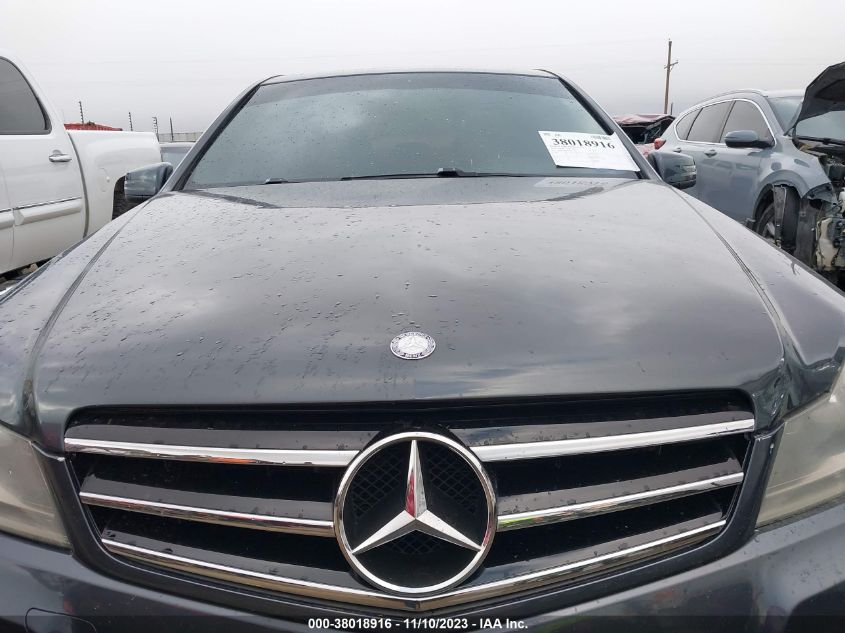 2014 MERCEDES-BENZ C 250 SPORT/LUXURY WDDGF4HBXEA952778