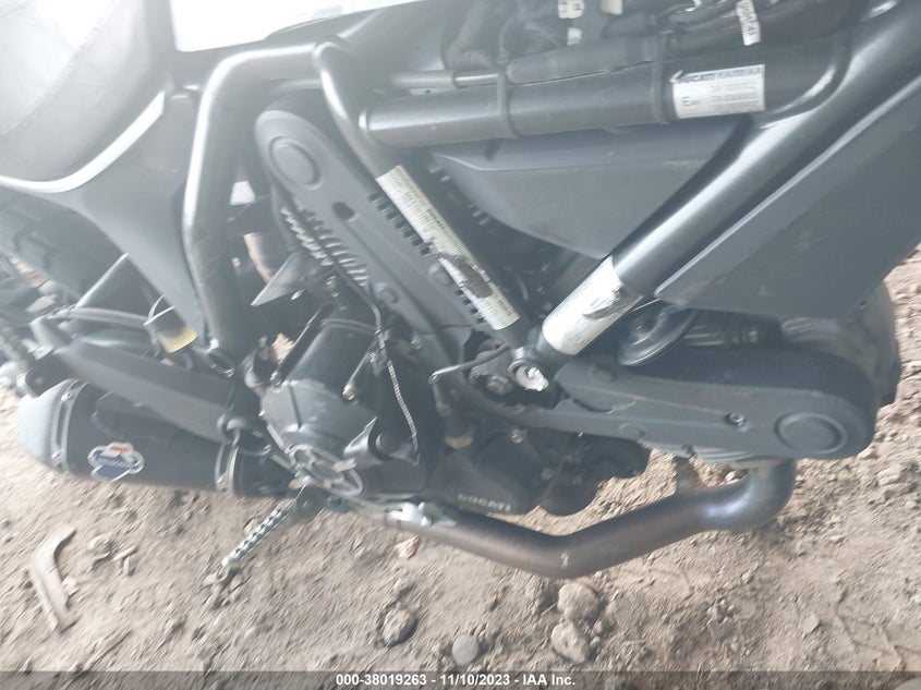 VIN ML015AXG4HT001483 2017 DUCATI SCRAMBLER