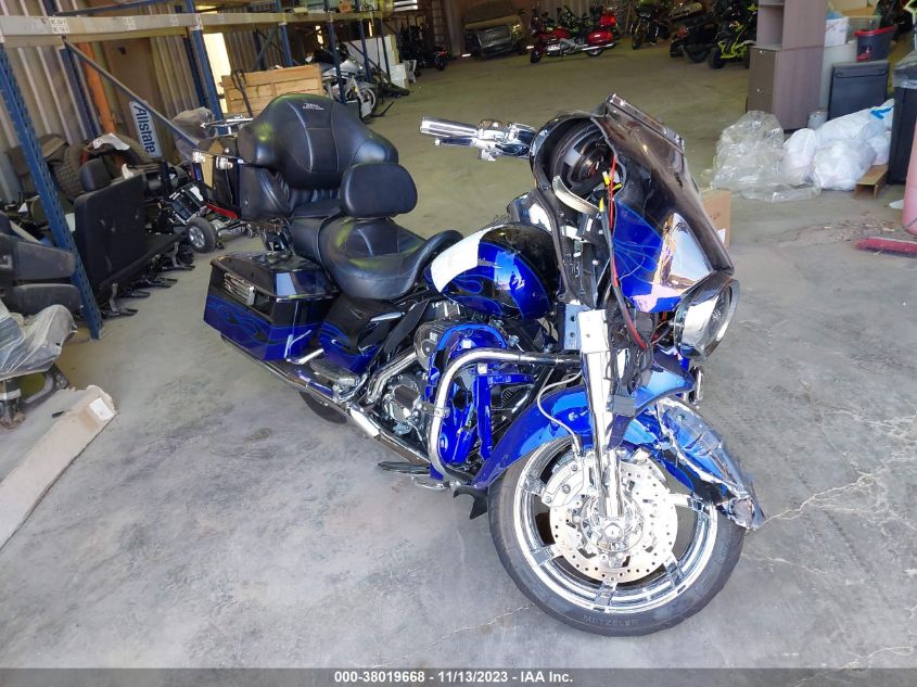 2011 HARLEY-DAVIDSON FLHTCUSE6 - 1HD1PR813BB960811
