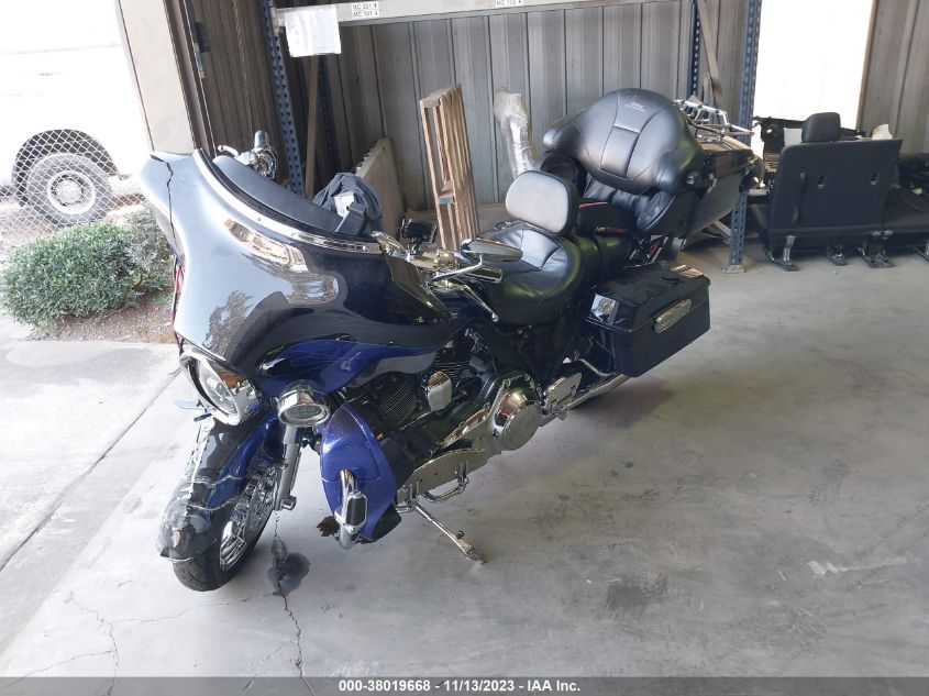 2011 HARLEY-DAVIDSON FLHTCUSE6 - 1HD1PR813BB960811