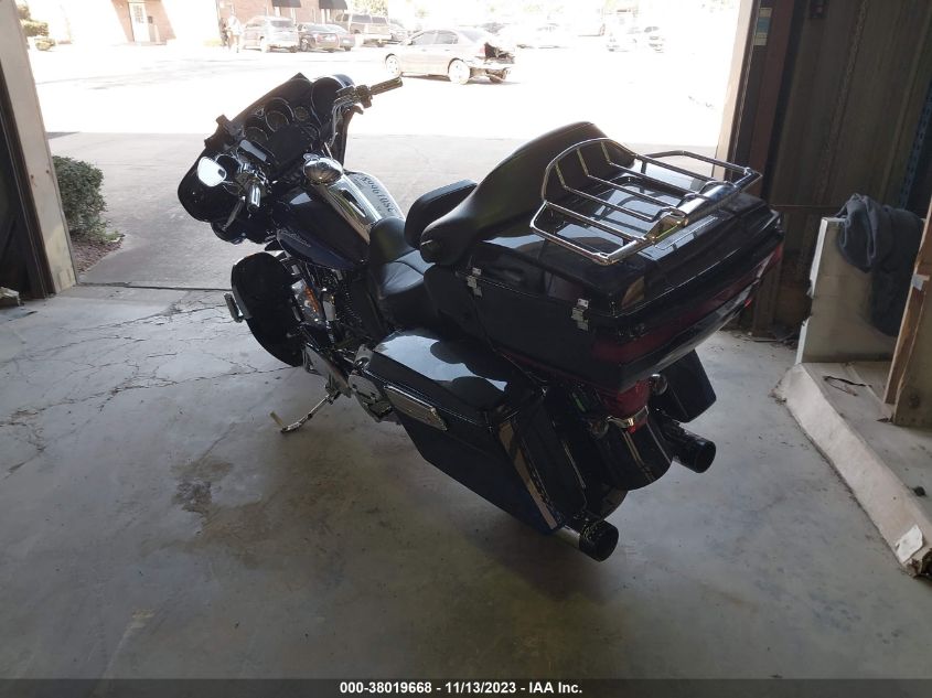 2011 HARLEY-DAVIDSON FLHTCUSE6 - 1HD1PR813BB960811