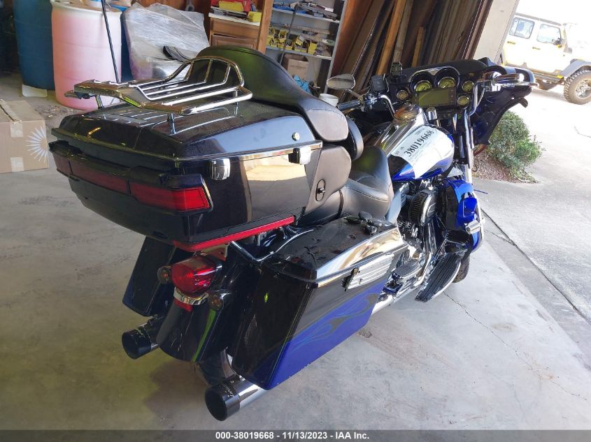 2011 HARLEY-DAVIDSON FLHTCUSE6 - 1HD1PR813BB960811
