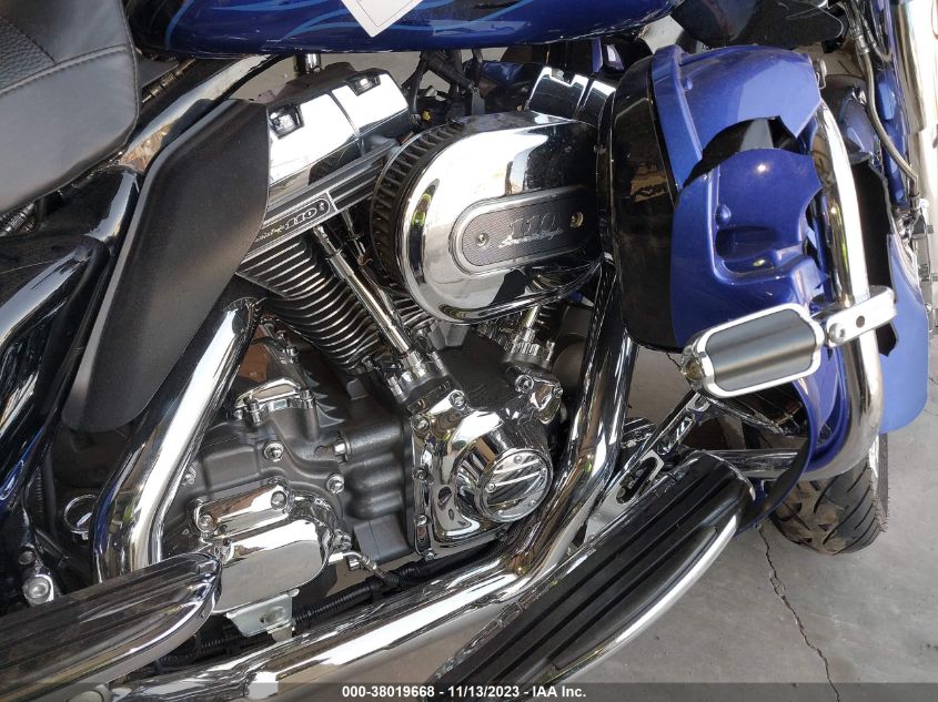 2011 HARLEY-DAVIDSON FLHTCUSE6 - 1HD1PR813BB960811