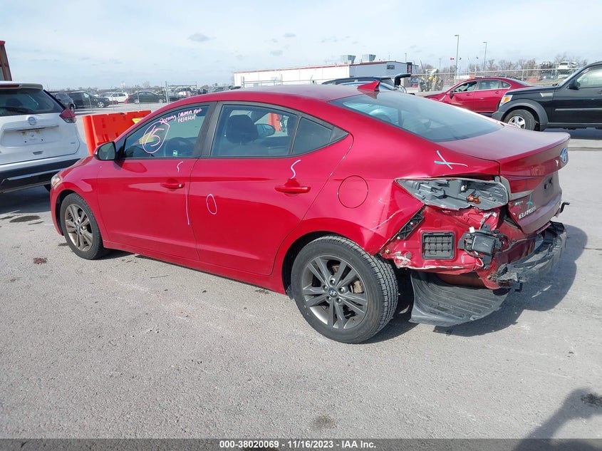 VIN 5NPD84LF7JH247330 2018 HYUNDAI ELANTRA SEL