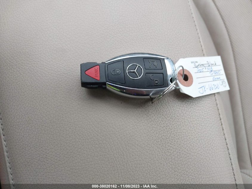 2015 MERCEDES-BENZ S 550 4MATIC WDDUG8FB0FA071034