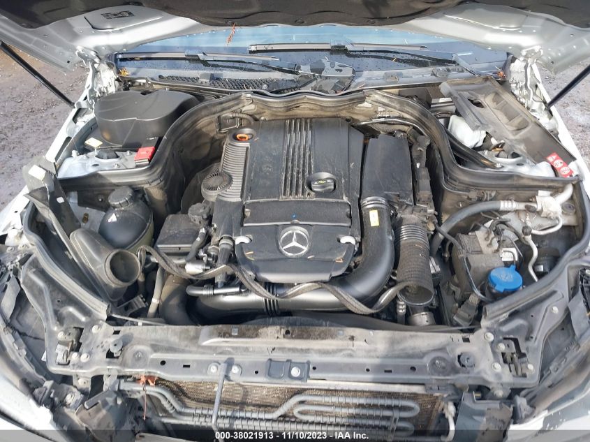 2014 MERCEDES-BENZ C 250 LUXURY/SPORT - WDDGF4HB3ER318990