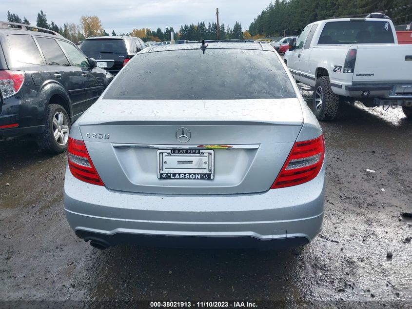 2014 MERCEDES-BENZ C 250 LUXURY/SPORT - WDDGF4HB3ER318990