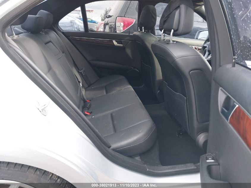 2014 MERCEDES-BENZ C 250 LUXURY/SPORT - WDDGF4HB3ER318990