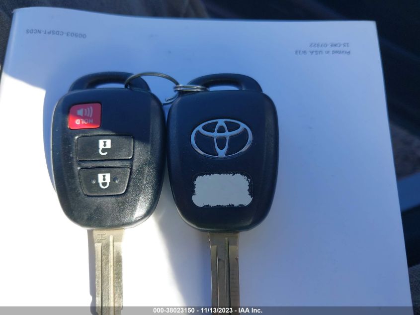 2014 TOYOTA RAV4 XLE - JTMRFREV5EJ000835