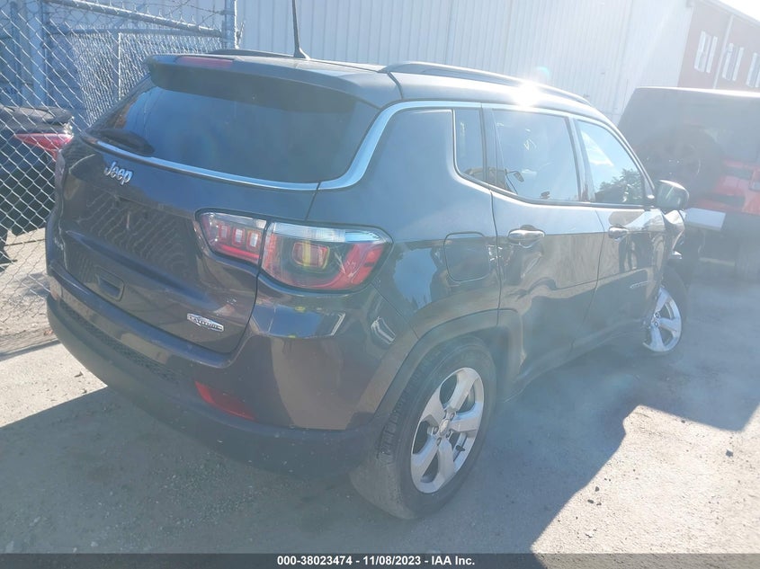 VIN 3C4NJDBB2JT107709 2018 JEEP COMPASS LATITUDE