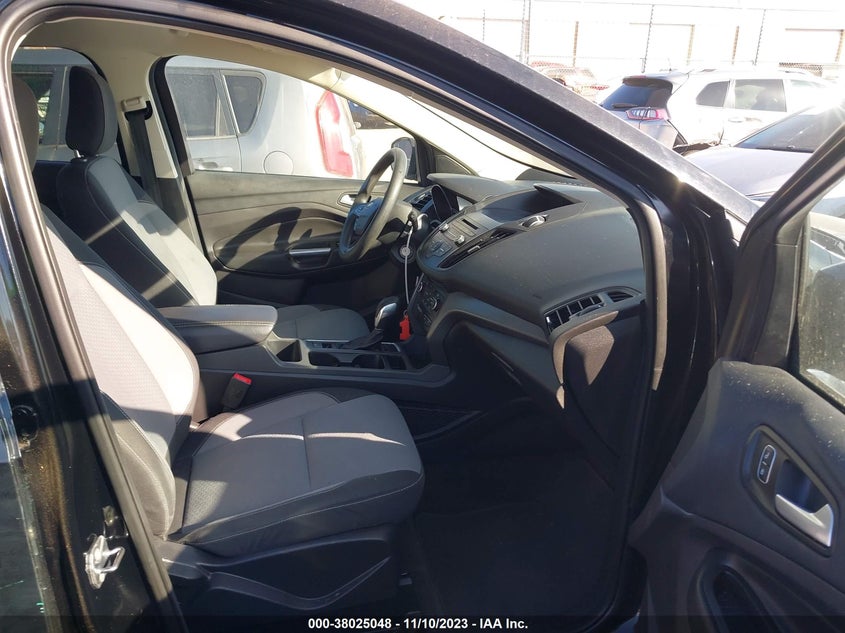 VIN 1FMCU0GD4JUC06678 2018 FORD ESCAPE SE