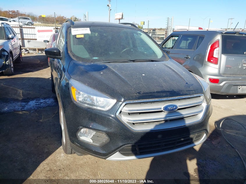 VIN 1FMCU0GD4JUC06678 2018 FORD ESCAPE SE