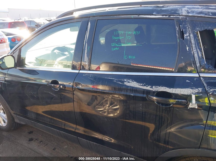 VIN 1FMCU0GD4JUC06678 2018 FORD ESCAPE SE