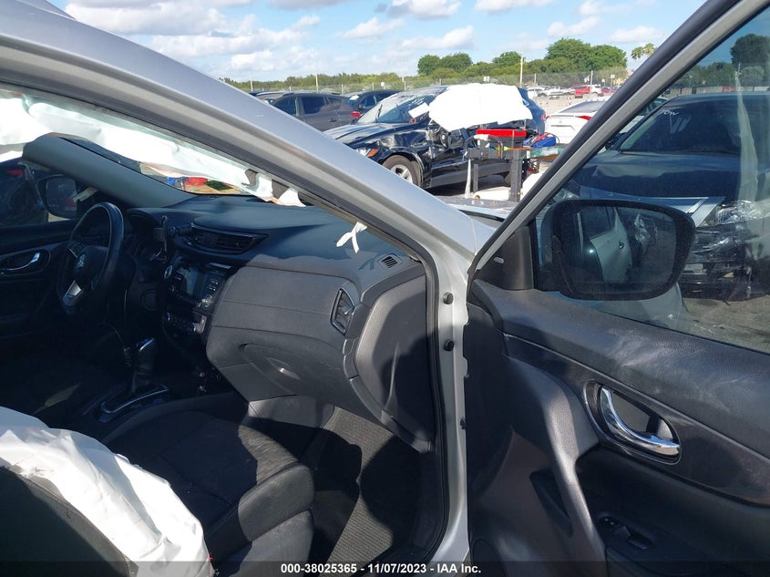 VIN KNMAT2MT0HP531326 2017 NISSAN ROGUE SV