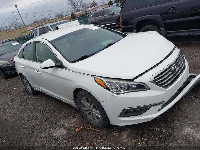 2015 HYUNDAI SONATA 2.4L SE - 5NPE24AF3FH213983