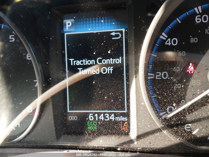 VIN JTMZFREV4JJ153569 2018 TOYOTA RAV4 LE