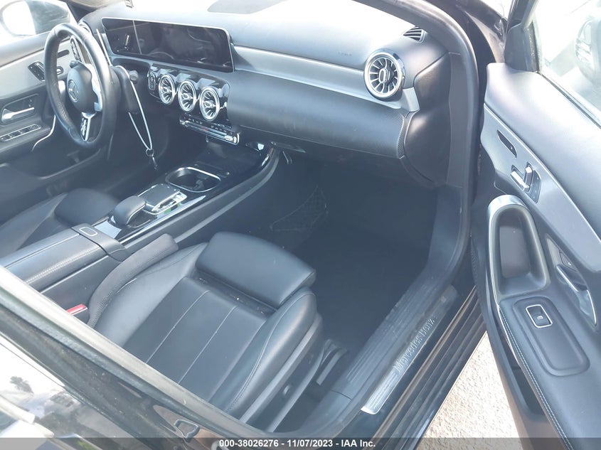 VIN WDD3G4EB0KW011998 2019 MERCEDES-BENZ A 220