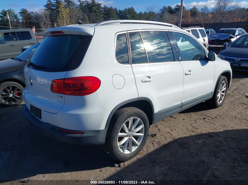 VIN WVGRV7AX1HW505773 2017 VOLKSWAGEN TIGUAN WOLFSBURG