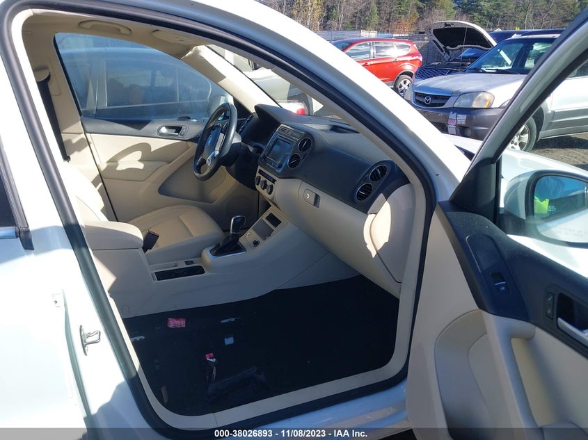 VIN WVGRV7AX1HW505773 2017 VOLKSWAGEN TIGUAN WOLFSBURG