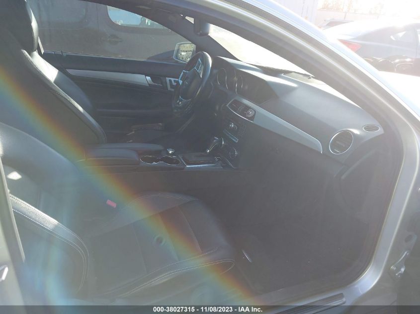 2013 MERCEDES-BENZ C 250 WDDGJ4HB7DG030740